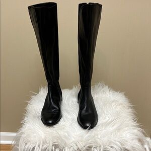 Louise et Cie Women’s Valley Elastic Back Knee High Leather Black Boots. Size 9.